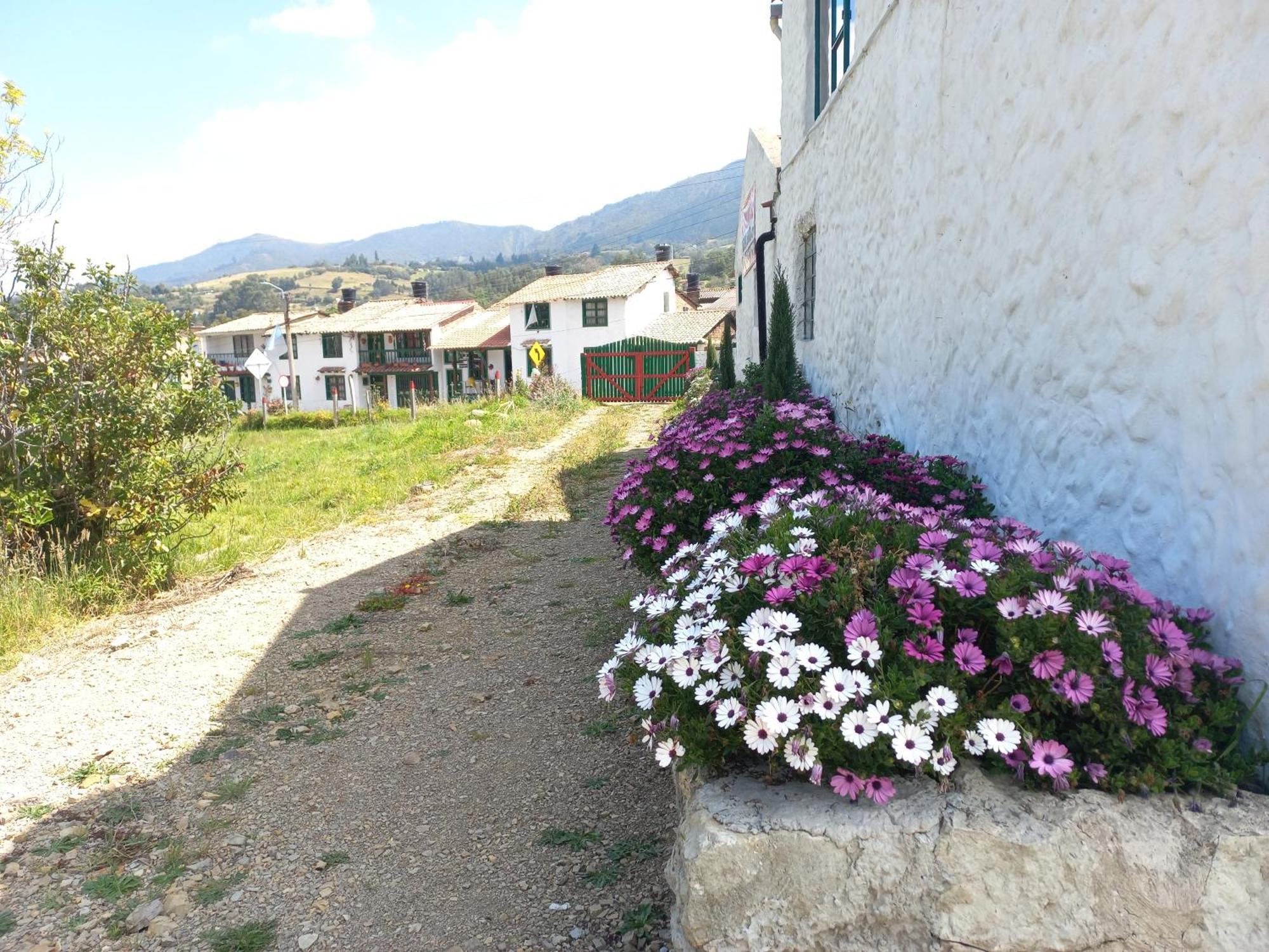 Hospedaje Y Camping Del Rio Monguí Buitenkant foto