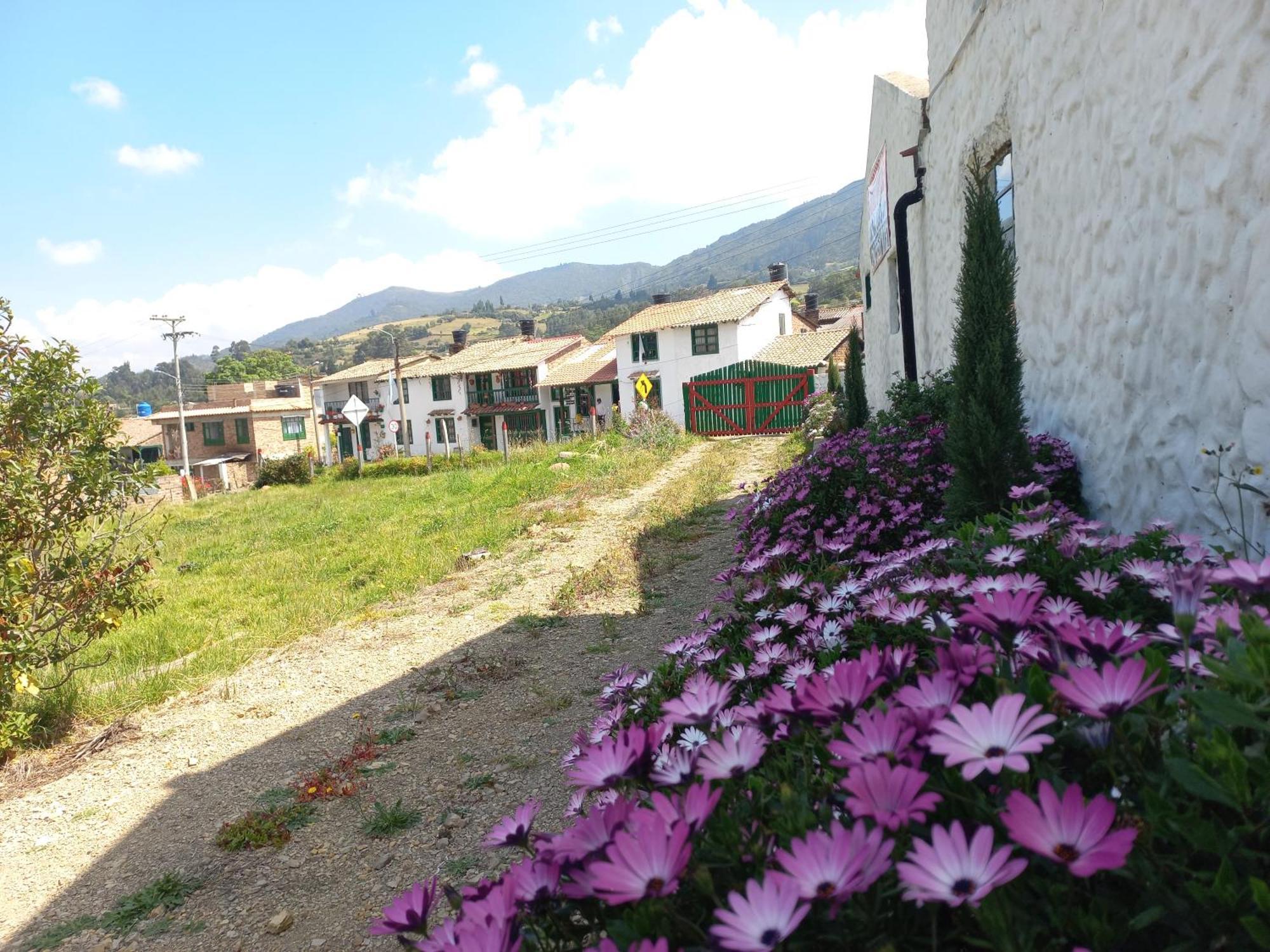 Hospedaje Y Camping Del Rio Monguí Buitenkant foto